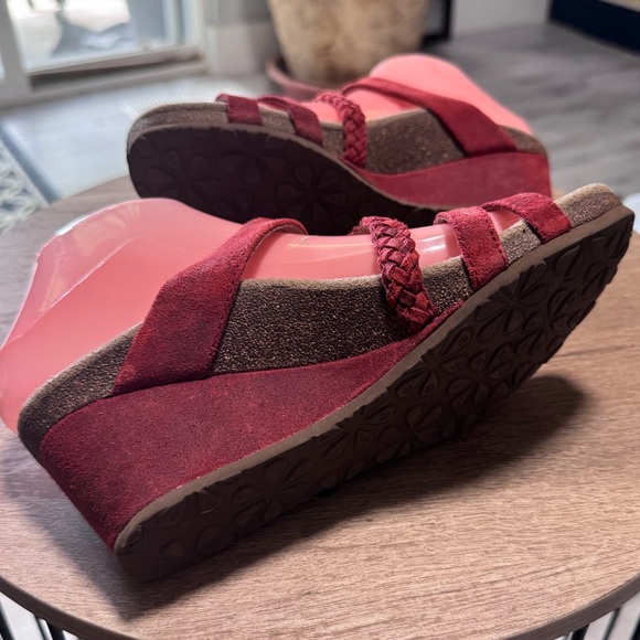 AETREX Womenβs Platform velcro Adjustable Red Suede Strappy Sandals size 7 - Picture 5 of 14